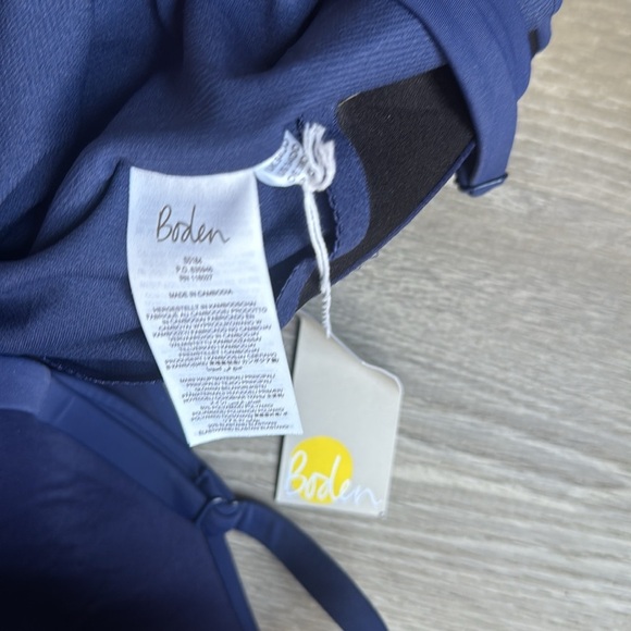 NEW Boden Sweetheart Cup Size Swimsuit. Navy 34DD - Picture 7 of 10